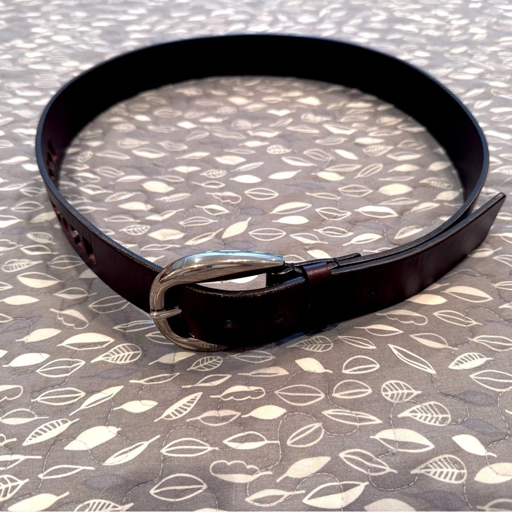 GUCCI Brown Leather Belt with Silver Buckle, size 38